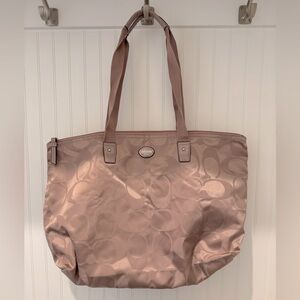 COACH LOGO TOTE WITH ZIPPER LIGHT PINK